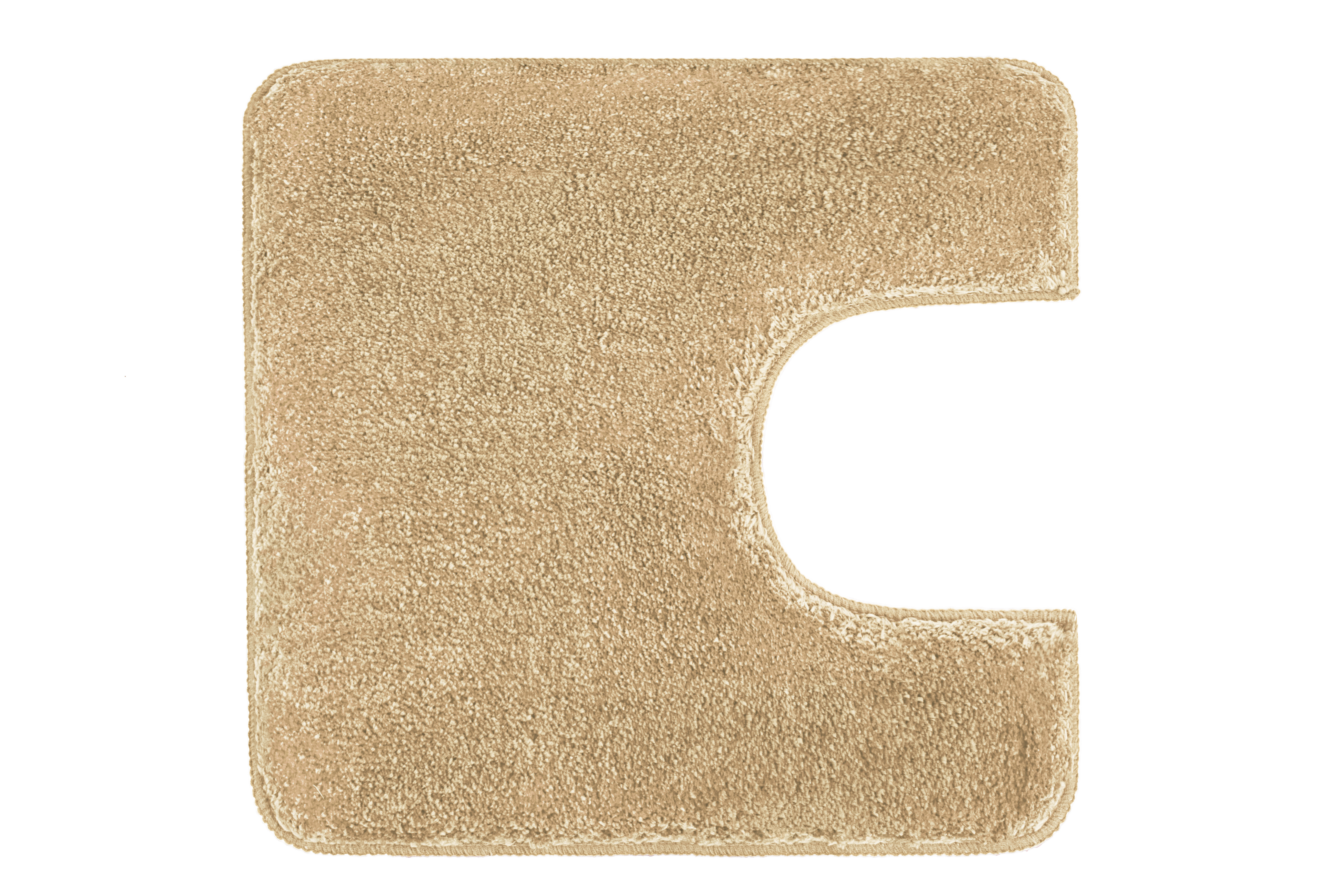 Weiche, beige Badematte mit Ausschnitt für Toiletten. Rechteckige Form, flauschige Oberfläche, ideal für Badezimmer.