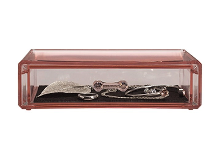 Produkte von Kleine Wolke: Rechteckige, transparente Schmuckbox mit rosafarbenem Rand, ideal zur Aufbewahrung von Schmuck.